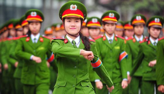 nằm mơ thấy công an